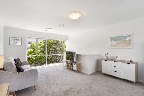Photo of property in 2/25 Inverness Road, Browns Bay, Auckland, 0630