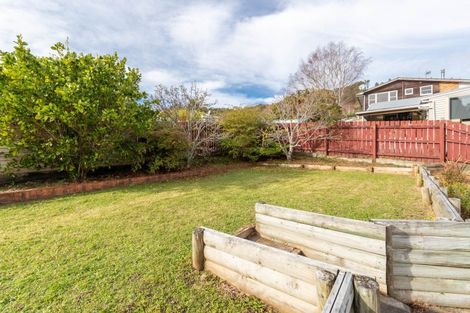 Photo of property in 71 Blue Mountains Road, Pinehaven, Upper Hutt, 5019