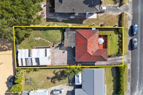 Photo of property in 53 Helena Street, Massey, Auckland, 0614