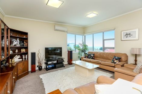Photo of property in 2 Cutfield Road, New Plymouth, 4310