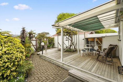 Photo of property in 7 Piper Place, Roslyn, Palmerston North, 4414