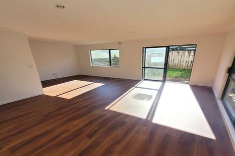 Photo of property in 81 Oreil Avenue, West Harbour, Auckland, 0618