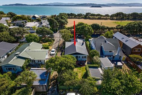 Photo of property in 107 Oroua Street, Eastbourne, Lower Hutt, 5013