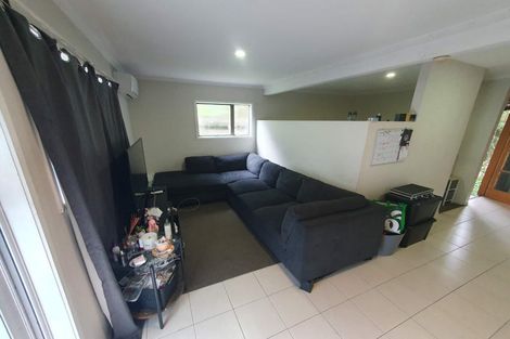 Photo of property in 30 Darcy Place, Massey, Auckland, 0614