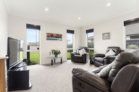 Photo of property in 77 Sandhurst Drive, Papamoa Beach, Papamoa, 3118