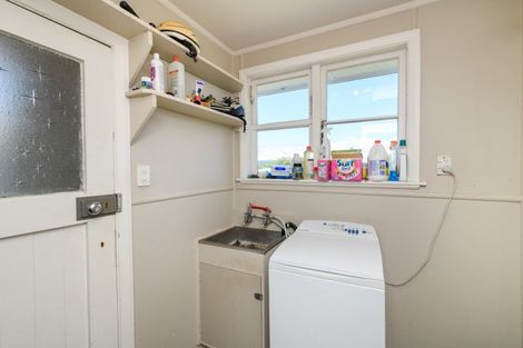 Photo of property in 5 Clyde Crescent, Roslyn, Palmerston North, 4414