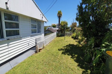 Photo of property in 1/223 Eskdale Road, Birkenhead, Auckland, 0626