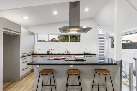Photo of property in 3a Pah Road, Cockle Bay, Auckland, 2014