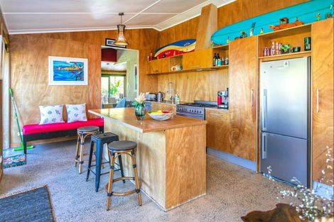 Photo of property in 7 Pye Place, Hot Water Beach, Whitianga, 3591