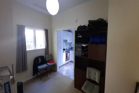 Photo of property in 64 Rolleston Street, Mount Cook, Wellington, 6021