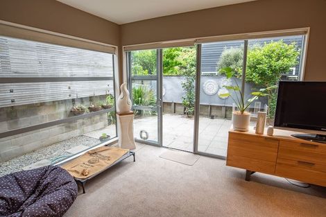 Photo of property in 4 Tiketike Way, Brooklyn, Wellington, 6021