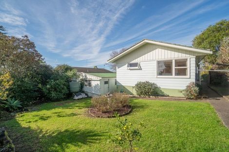 Photo of property in 15 Sunvue Road, Glen Eden, Auckland, 0602