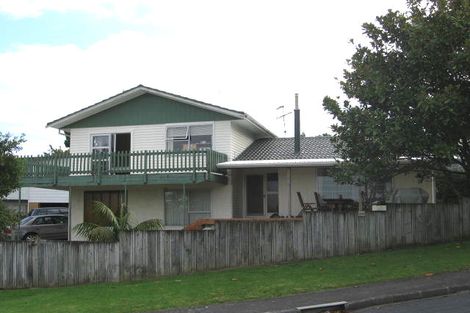 Photo of property in 17 Fitzwater Place, Henderson, Auckland, 0612