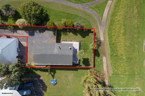 Photo of property in 106 Seymour Road, Sunnyvale, Auckland, 0612