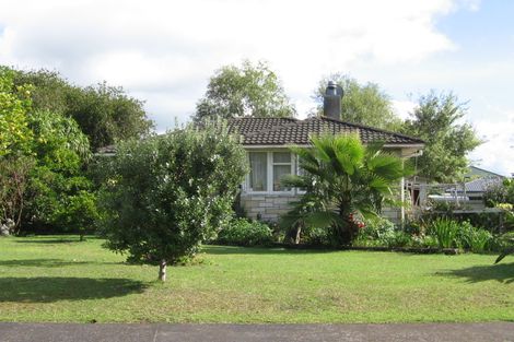 Photo of property in 4 Gwendoline Avenue, Te Atatu Peninsula, Auckland, 0610