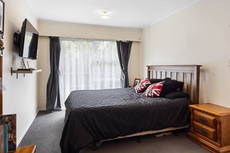 Photo of property in 1 Totara Terrace, Inglewood, 4330