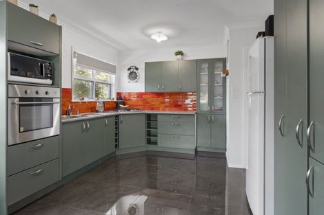 Photo of property in 19 Freyberg Street, Levin, 5510