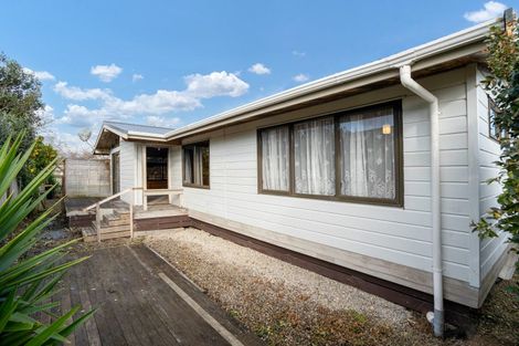 Photo of property in 305 Shakespeare Street, Leamington, Cambridge, 3432