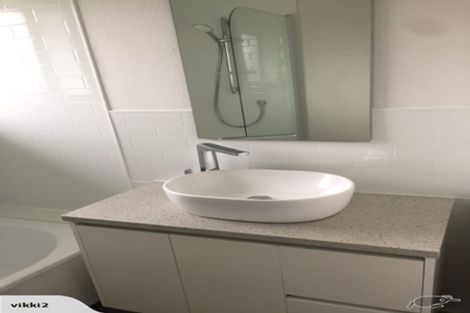 Photo of property in 4/10 Loop Road, Orewa, 0931