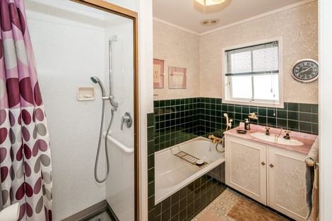 Photo of property in 1/209 Onewa Road, Birkenhead, Auckland, 0626