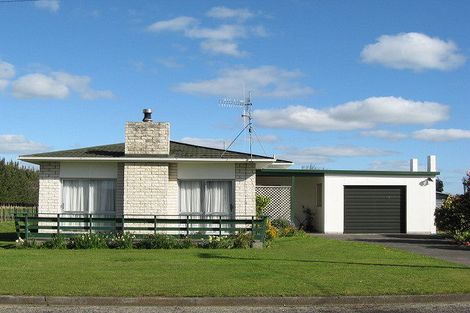 Photo of property in 24 Oaklea Avenue, Marton, 4710