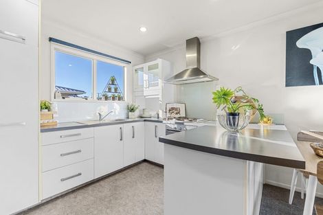 Photo of property in 12 Domett Street, Waitara, 4320