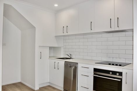 Photo of property in 4 Pangu Way, Mangere, Auckland, 2022