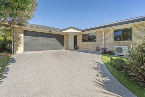 Photo of property in 6 Ash Place, Whalers Gate, New Plymouth, 4310