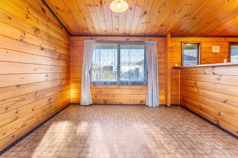 Photo of property in 31 Field Street, Aramoho, Whanganui, 4500