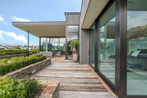 Photo of property in 4 Eden Close, Wanaka, 9305