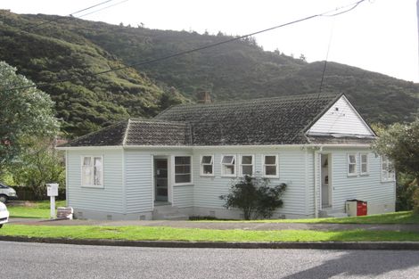 Photo of property in 52 Judd Crescent, Naenae, Lower Hutt, 5011