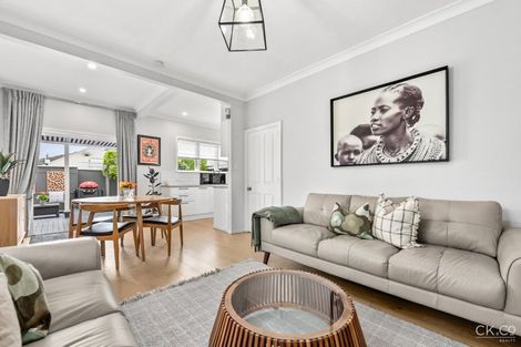 Photo of property in 31 Birdwood Road, Waterloo, Lower Hutt, 5011