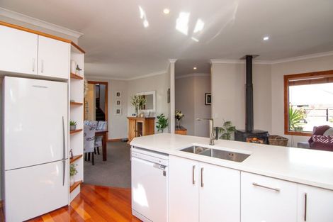 Photo of property in 7 Alpine Grove, Kelvin Grove, Palmerston North, 4414