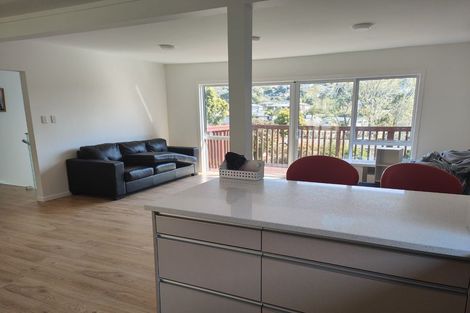 Photo of property in 20 Ayton Drive, Totara Vale, Auckland, 0629