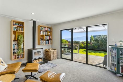 Photo of property in 42 Hicks Crescent, Waikanae Beach, Waikanae, 5036