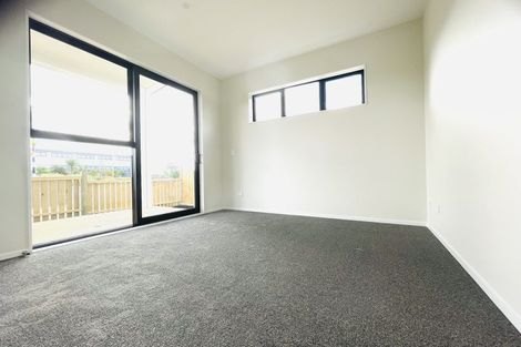 Photo of property in 18 Rorotu Avenue, Karaka, 2113
