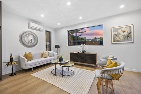 Photo of property in 3c Margaret Place, Milford, Auckland, 0620
