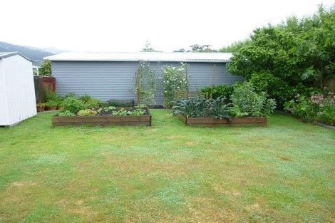 Photo of property in 8 Leybourne Avenue, Waikanae, 5036