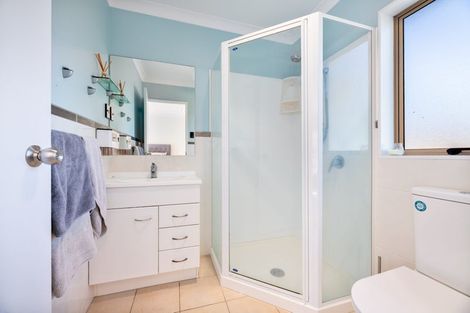 Photo of property in 55 Helleur Road, Massey, Auckland, 0614