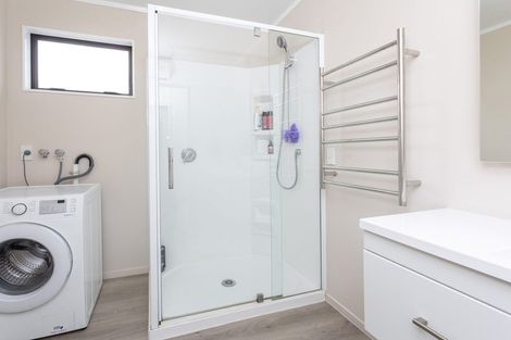 Photo of property in 34 Karaka Street, Helensville, 0800