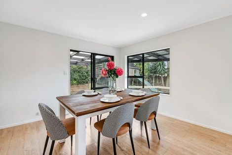 Photo of property in 1/1 Tern Place, Unsworth Heights, Auckland, 0632