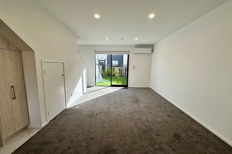 Photo of property in 8/170 Don Buck Road, Massey, Auckland, 0614