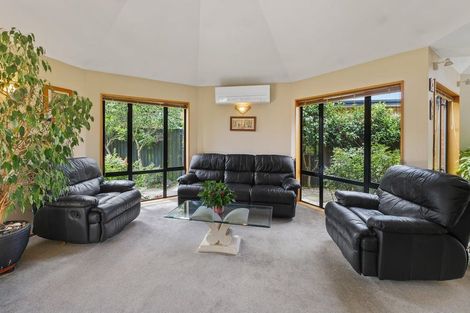 Photo of property in 113 Avonhead Road, Avonhead, Christchurch, 8042