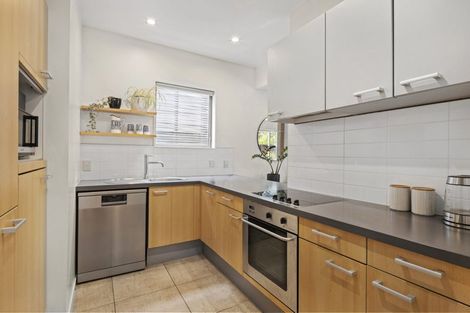 Photo of property in 4 Tiketike Way, Brooklyn, Wellington, 6021