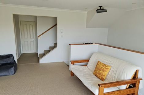 Photo of property in 140 Glanmire Road, Newlands, Wellington, 6037