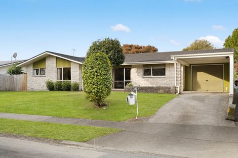 Photo of property in 60 Pulham Crescent, Queenwood, Hamilton, 3210