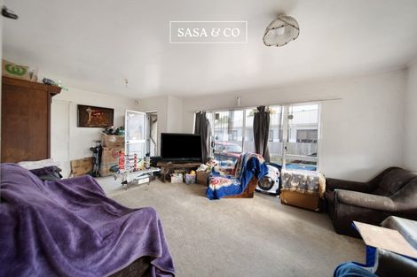 Photo of property in 4 Stoll Place, Clendon Park, Auckland, 2103