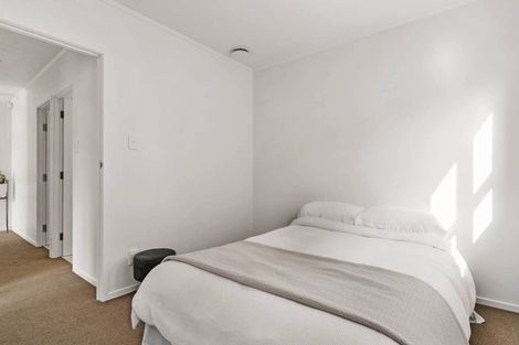 Photo of property in 75a Vandeleur Avenue, Birkdale, Auckland, 0626