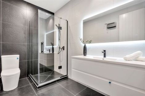 Photo of property in 18 Lewis Younie Road, Kumeu, 0810