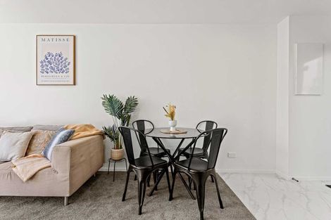 Photo of property in 14/10 Fathom Place, Te Atatu Peninsula, Auckland, 0610